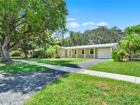 16022 SW 98th Ave, Miami FL 33157
