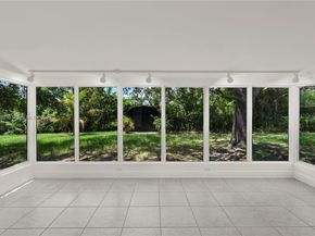 16022 SW 98th Ave, Miami FL 33157