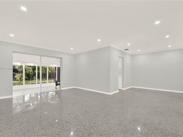 16022 SW 98th Ave, Miami FL 33157