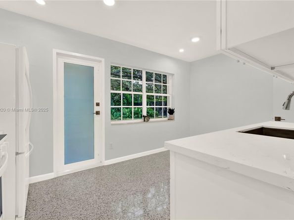 16022 SW 98th Ave, Miami FL 33157