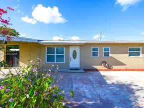 5511 NW 180th Ter, Miami Gardens FL 33055