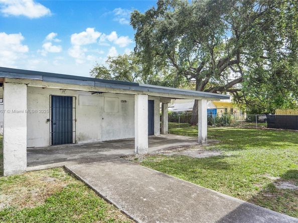 6535 NW 6th Ave, Miami FL 33150