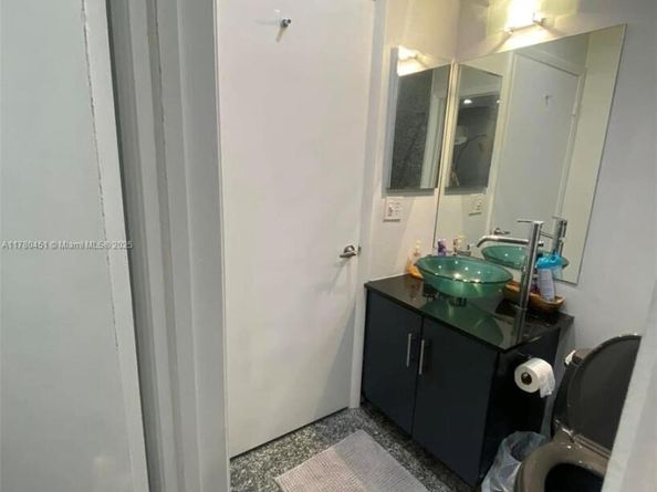430 SE 7th St 304E, Dania Beach FL 33004