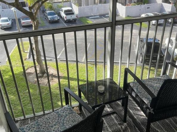 430 SE 7th St 304E, Dania Beach FL 33004