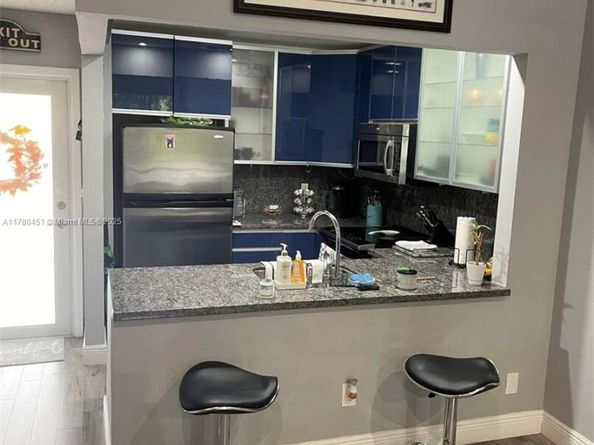 430 SE 7th St 304E, Dania Beach FL 33004