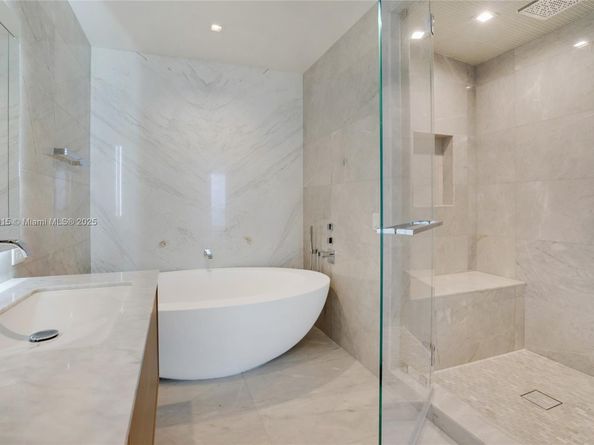 18501 Collins Ave 1804 Ready, Sunny Isles Beach FL 33160