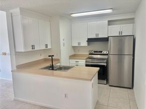 18324 NW 68th Ave H, Hialeah FL 33015