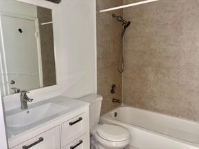 18324 NW 68th Ave H, Hialeah FL 33015