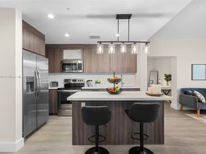 1938 Jackson St 306, Hollywood FL 33020