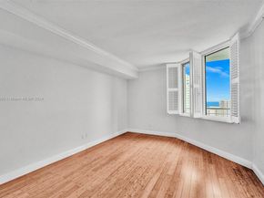 325 S Biscayne Blvd 3521, Miami FL 33131