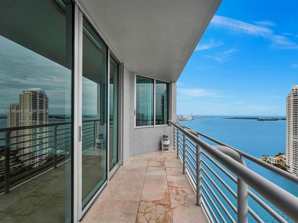 325 S Biscayne Blvd 3521, Miami FL 33131