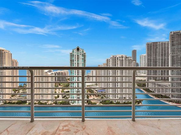 325 S Biscayne Blvd 3521, Miami FL 33131