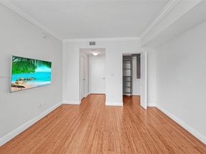 325 S Biscayne Blvd 3521, Miami FL 33131