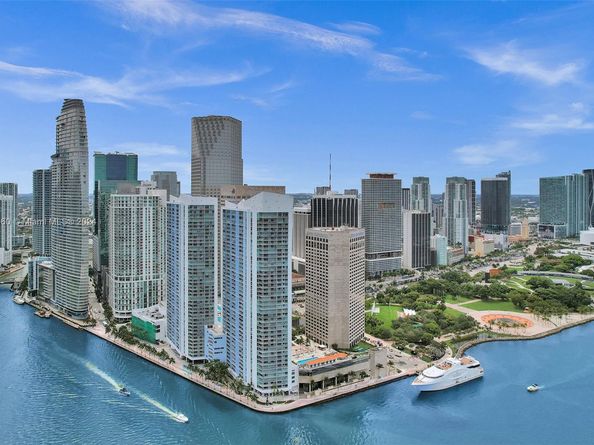 325 S Biscayne Blvd 3521, Miami FL 33131