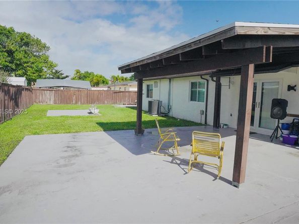 25260 SW 124th Pl, Homestead FL 33032