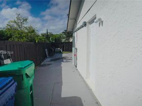 25260 SW 124th Pl, Homestead FL 33032