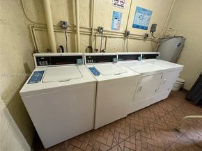 3600 NW 21st St 103, Lauderdale Lakes FL 33311