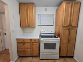 3600 NW 21st St 103, Lauderdale Lakes FL 33311