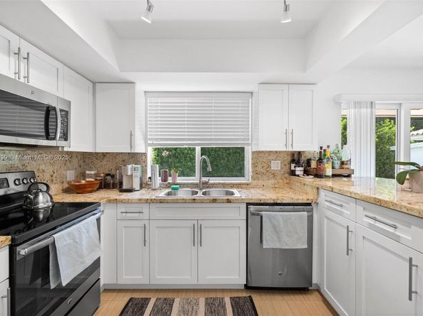 811 Capri St, Coral Gables FL 33134