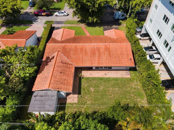 811 Capri St, Coral Gables FL 33134