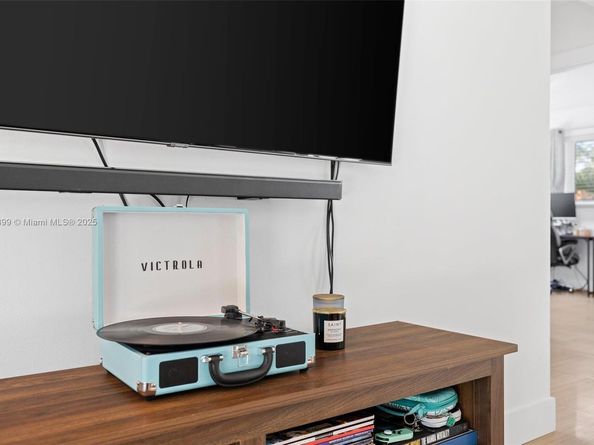 811 Capri St, Coral Gables FL 33134