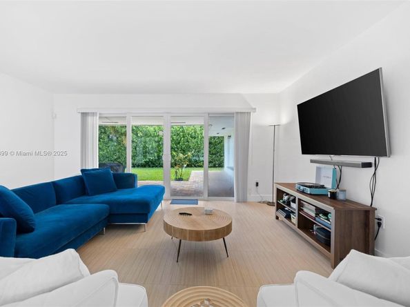 811 Capri St, Coral Gables FL 33134