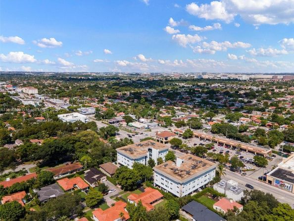 811 Capri St, Coral Gables FL 33134