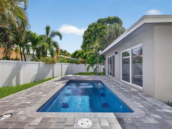1421 SE 10th St, Deerfield Beach FL 33441