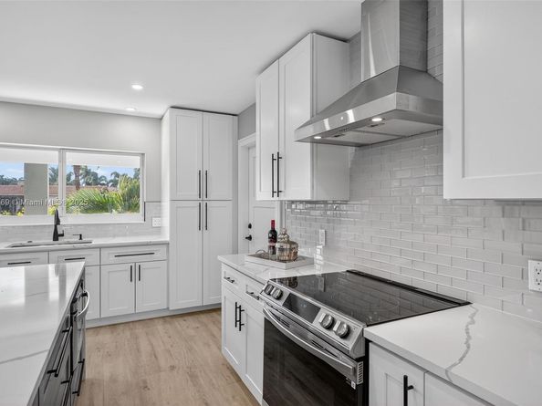 1421 SE 10th St, Deerfield Beach FL 33441