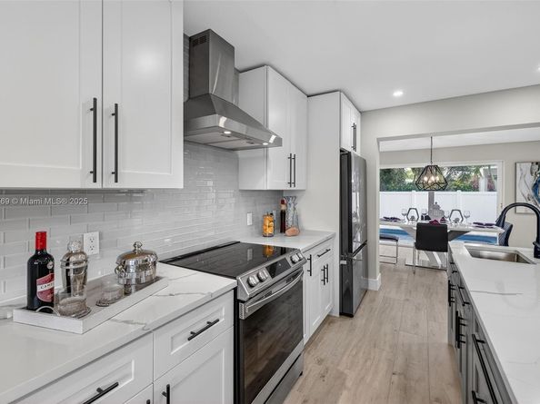 1421 SE 10th St, Deerfield Beach FL 33441