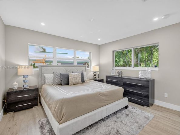 1421 SE 10th St, Deerfield Beach FL 33441