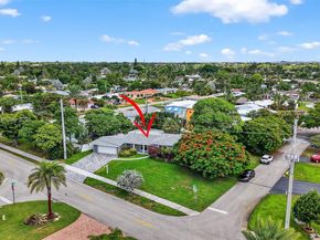 1421 SE 10th St, Deerfield Beach FL 33441
