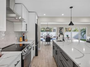 1421 SE 10th St, Deerfield Beach FL 33441