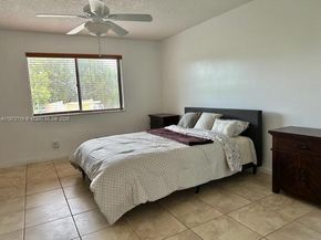 437 Lakeview Dr 201, Weston FL 33326