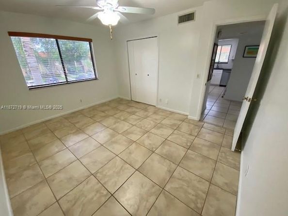 437 Lakeview Dr 201, Weston FL 33326