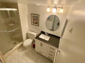 437 Lakeview Dr 201, Weston FL 33326