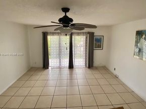 437 Lakeview Dr 201, Weston FL 33326