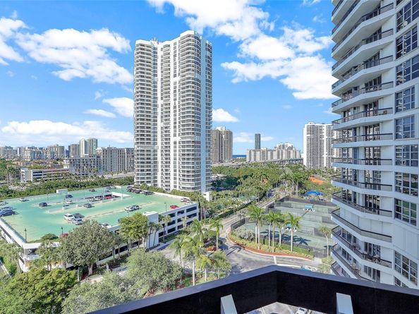 3530 Mystic Pointe Dr 1206, Aventura FL 33180