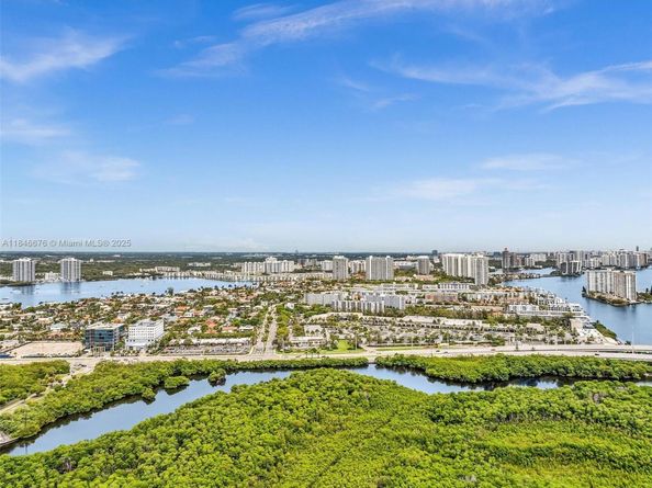 3725 NE 169th St 407, North Miami Beach FL 33160