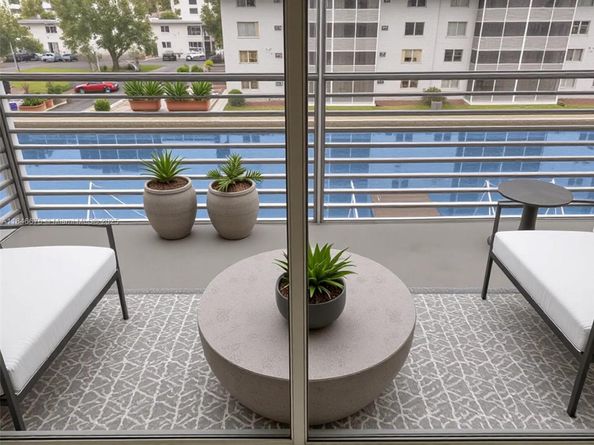 3725 NE 169th St 407, North Miami Beach FL 33160