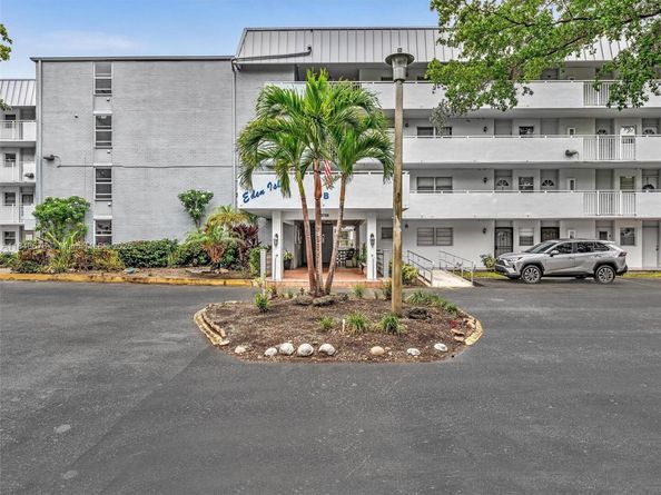 3725 NE 169th St 407, North Miami Beach FL 33160