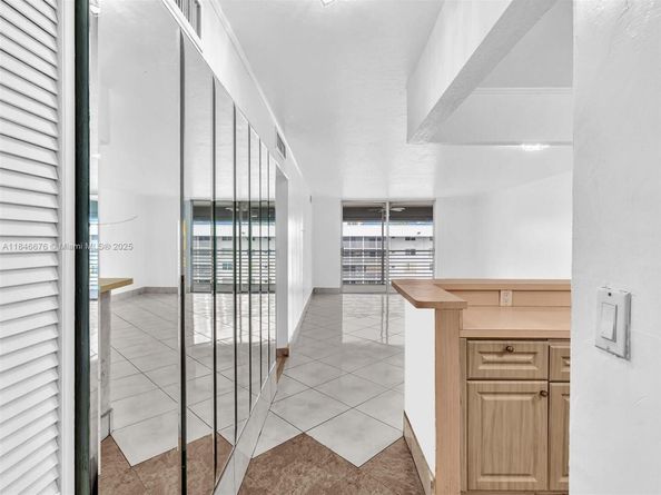 3725 NE 169th St 407, North Miami Beach FL 33160