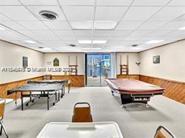 3725 NE 169th St 407, North Miami Beach FL 33160