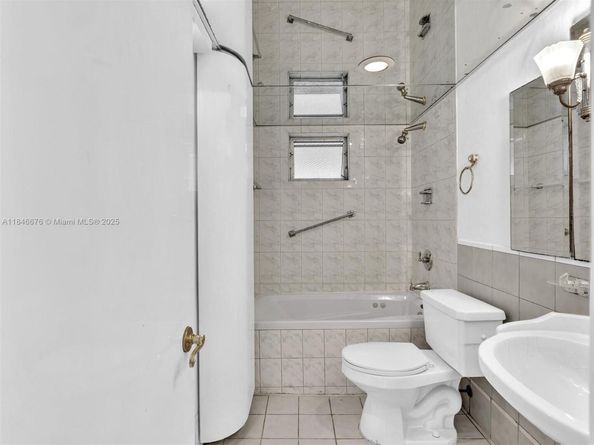 3725 NE 169th St 407, North Miami Beach FL 33160