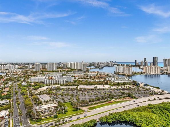 3725 NE 169th St 407, North Miami Beach FL 33160