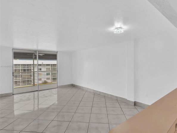 3725 NE 169th St 407, North Miami Beach FL 33160