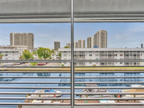 3725 NE 169th St 407, North Miami Beach FL 33160