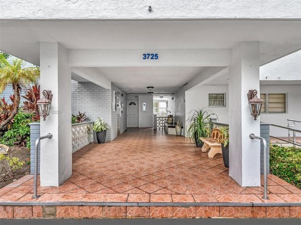 3725 NE 169th St 407, North Miami Beach FL 33160