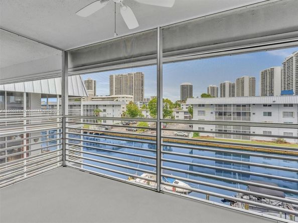 3725 NE 169th St 407, North Miami Beach FL 33160