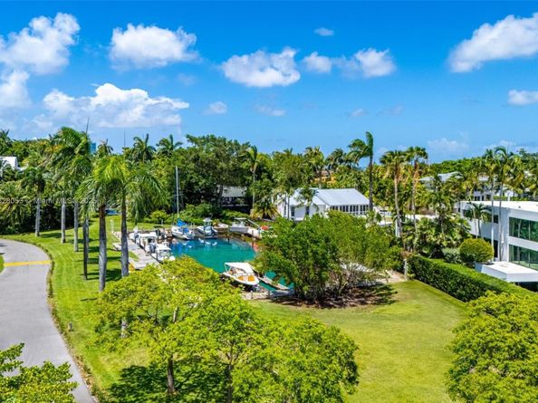 3540 N Moorings Way, Miami FL 33133